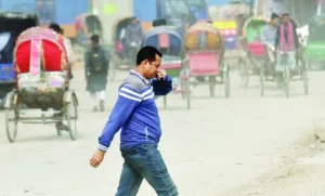 ধুলায় ঢেকে যাচ্ছে ঢাকা